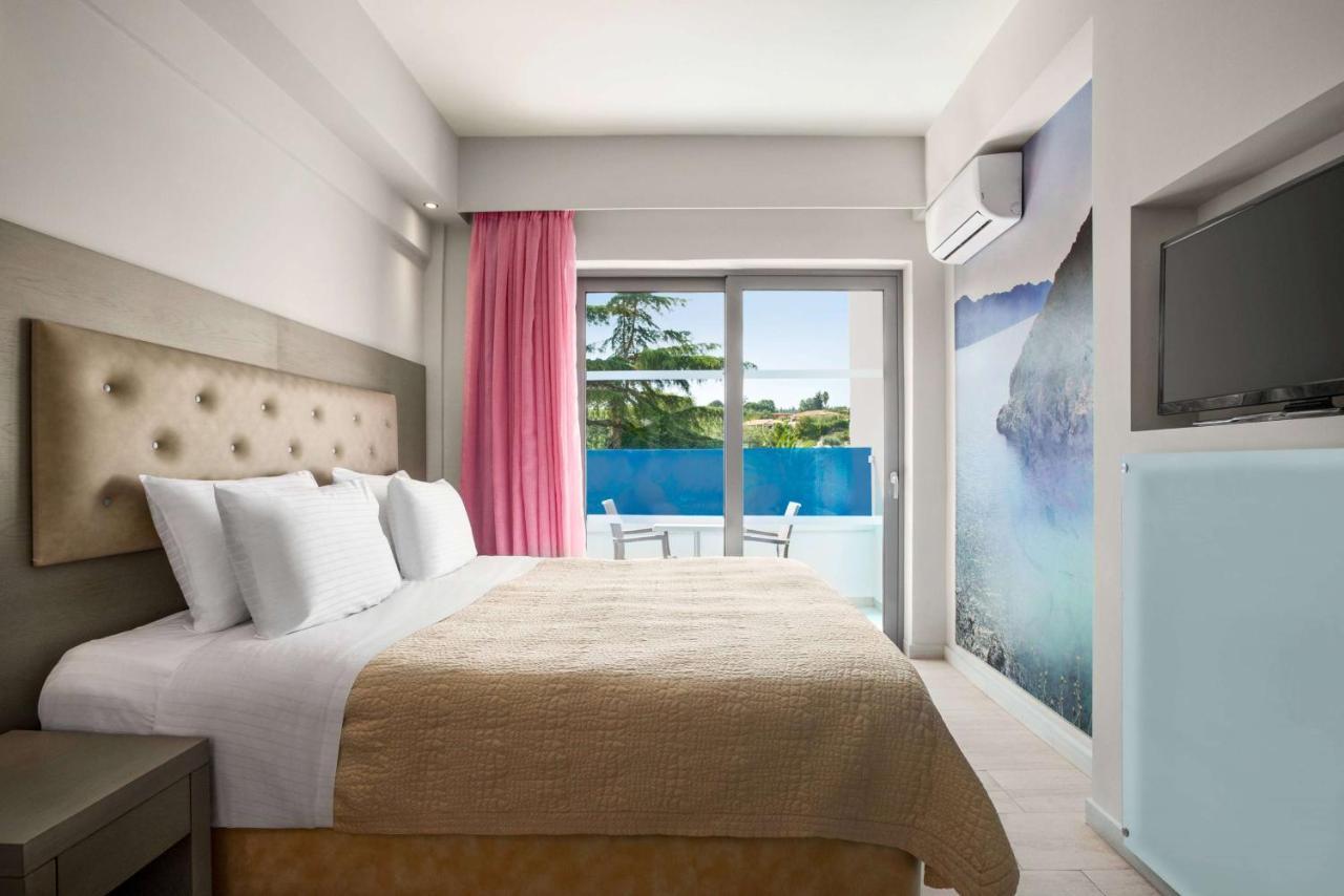 Tryp By Wyndham Corfu Dassia Esterno foto