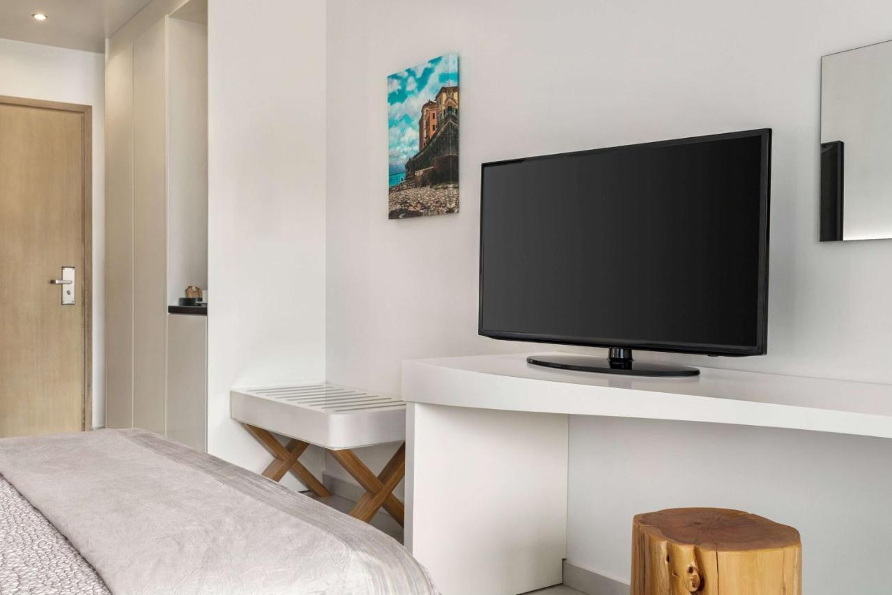 Tryp By Wyndham Corfu Dassia Esterno foto