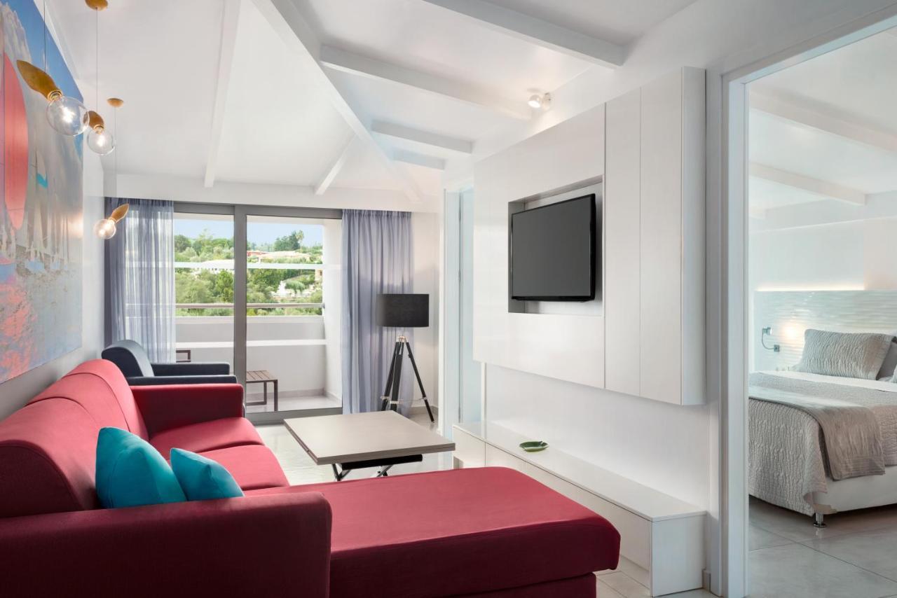 Tryp By Wyndham Corfu Dassia Esterno foto