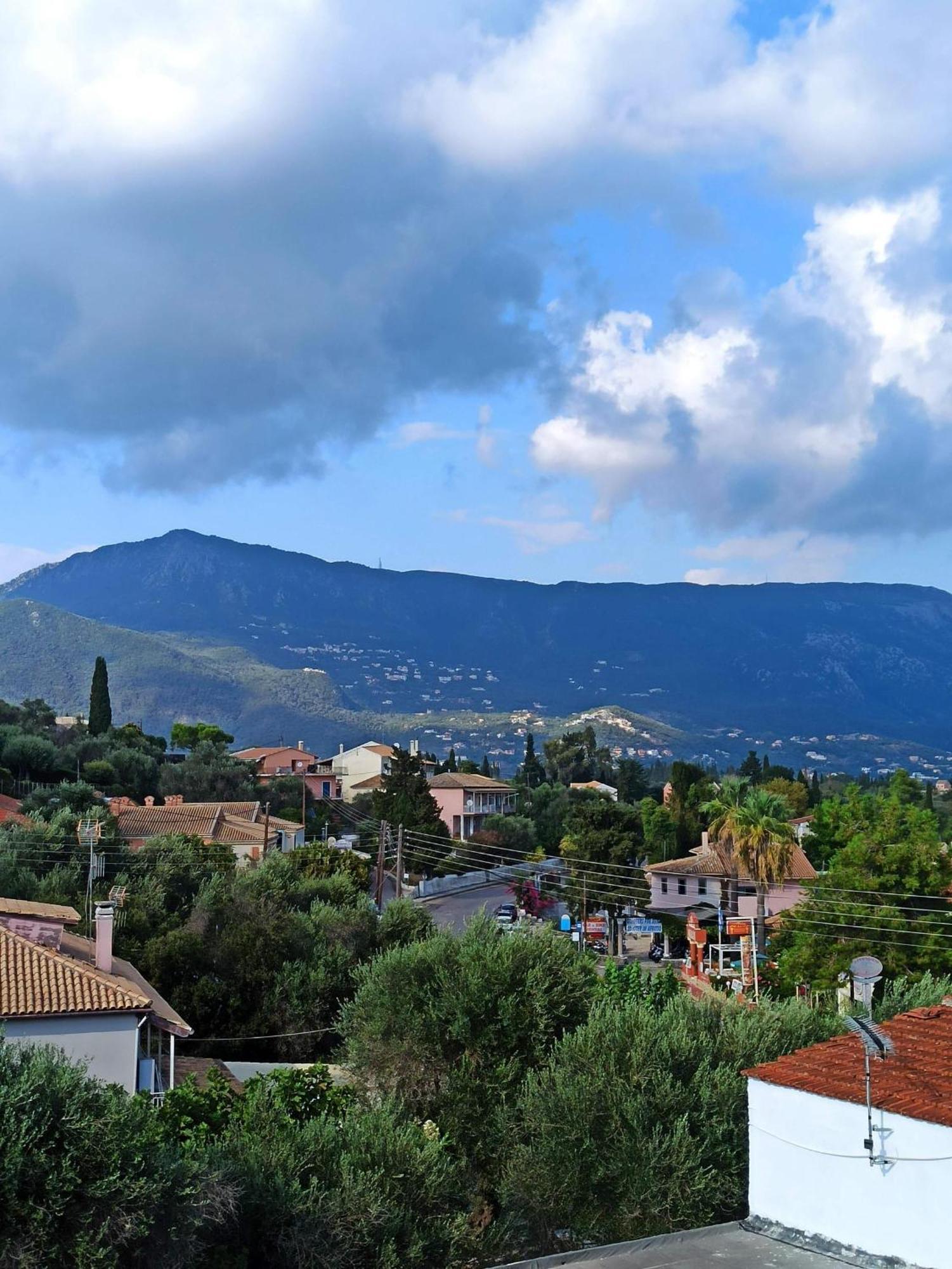 Tryp By Wyndham Corfu Dassia Esterno foto