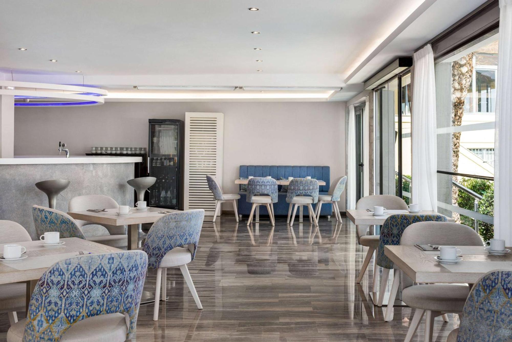 Tryp By Wyndham Corfu Dassia Esterno foto